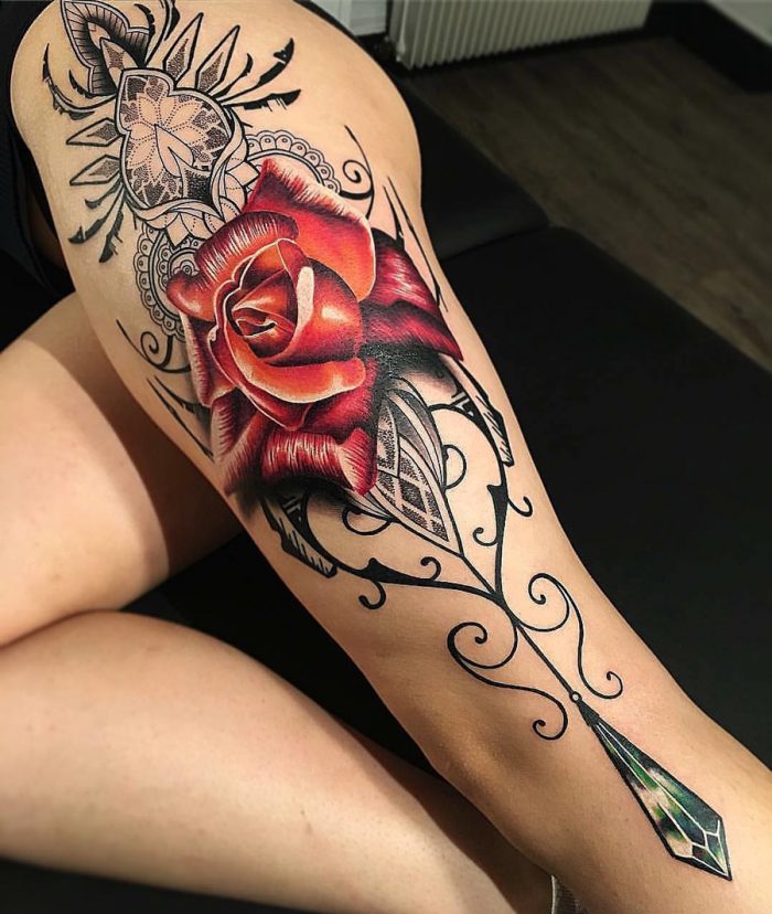 tattoo rosa roja