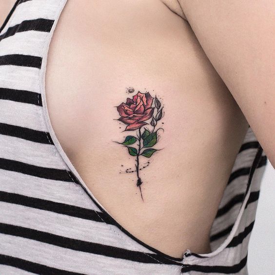 pequeño tatuaje de rosa